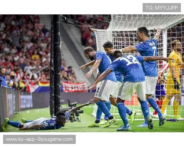 尤文锁定英超铁腰，谈判进入最后几天