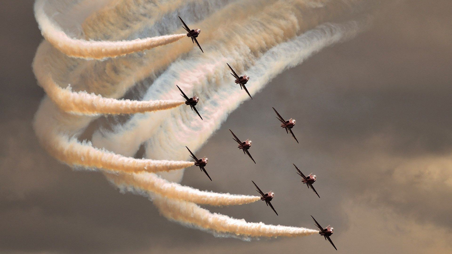 尼斯新援激活前场形成多点突破,一款开飞船的游戏